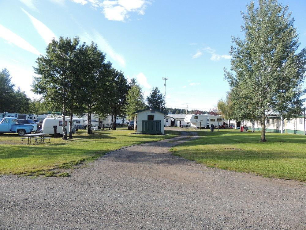 100 Mile Motel&RV Park 100 Mile House Buitenkant foto