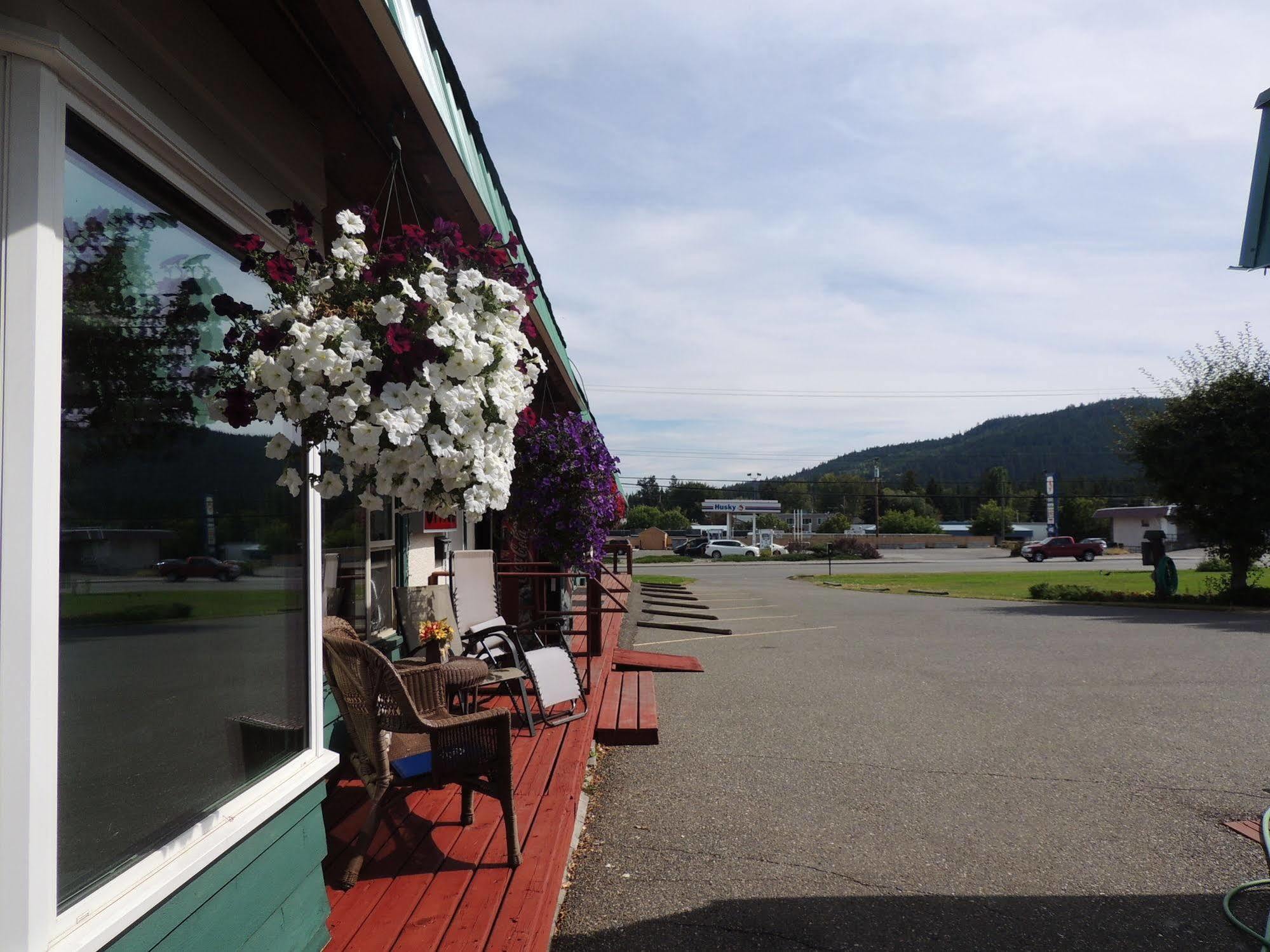 100 Mile Motel&RV Park 100 Mile House Buitenkant foto