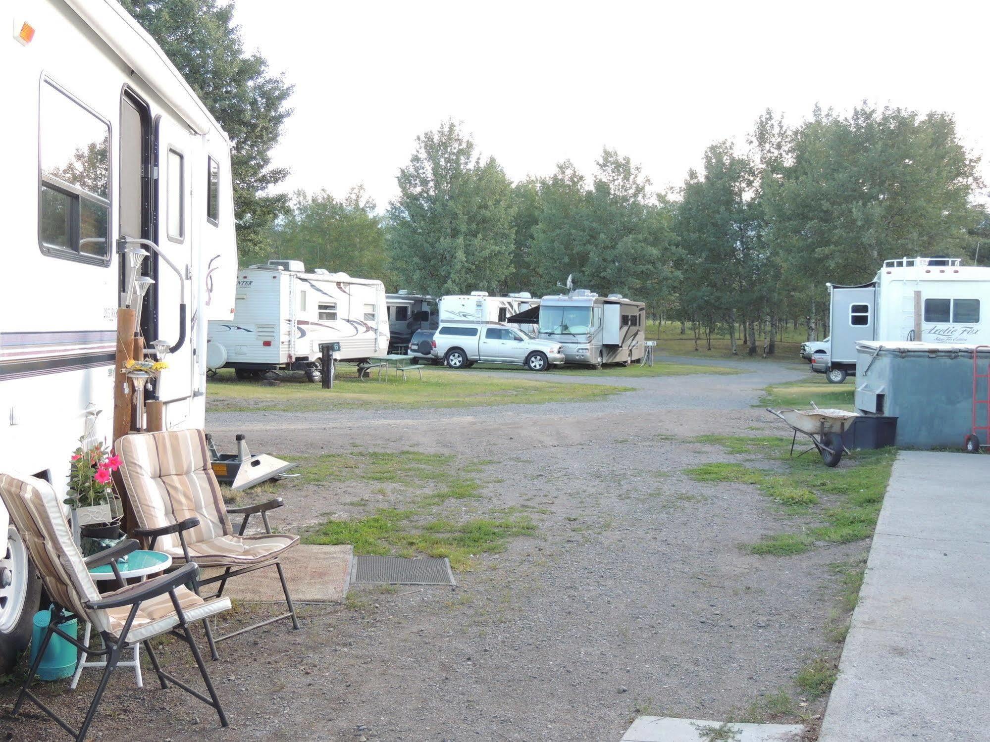 100 Mile Motel&RV Park 100 Mile House Buitenkant foto