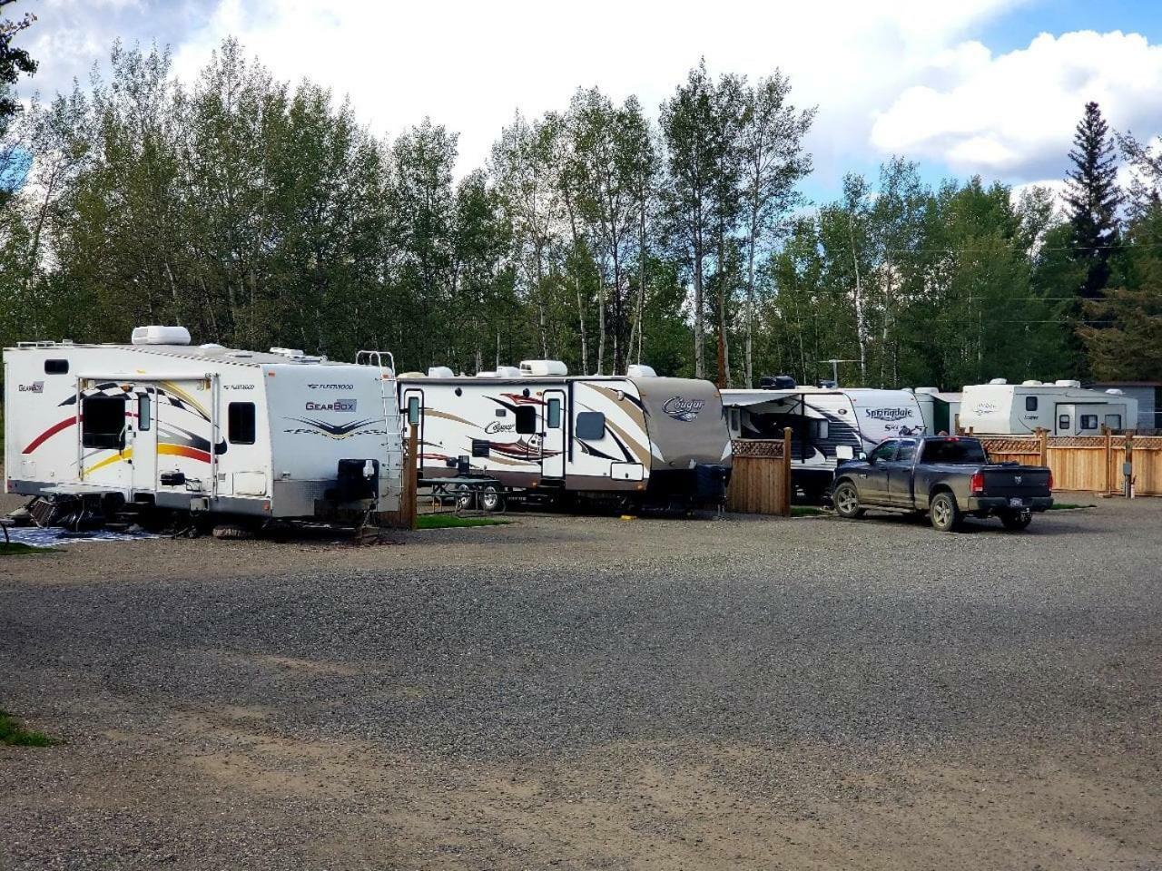 100 Mile Motel&RV Park 100 Mile House Buitenkant foto