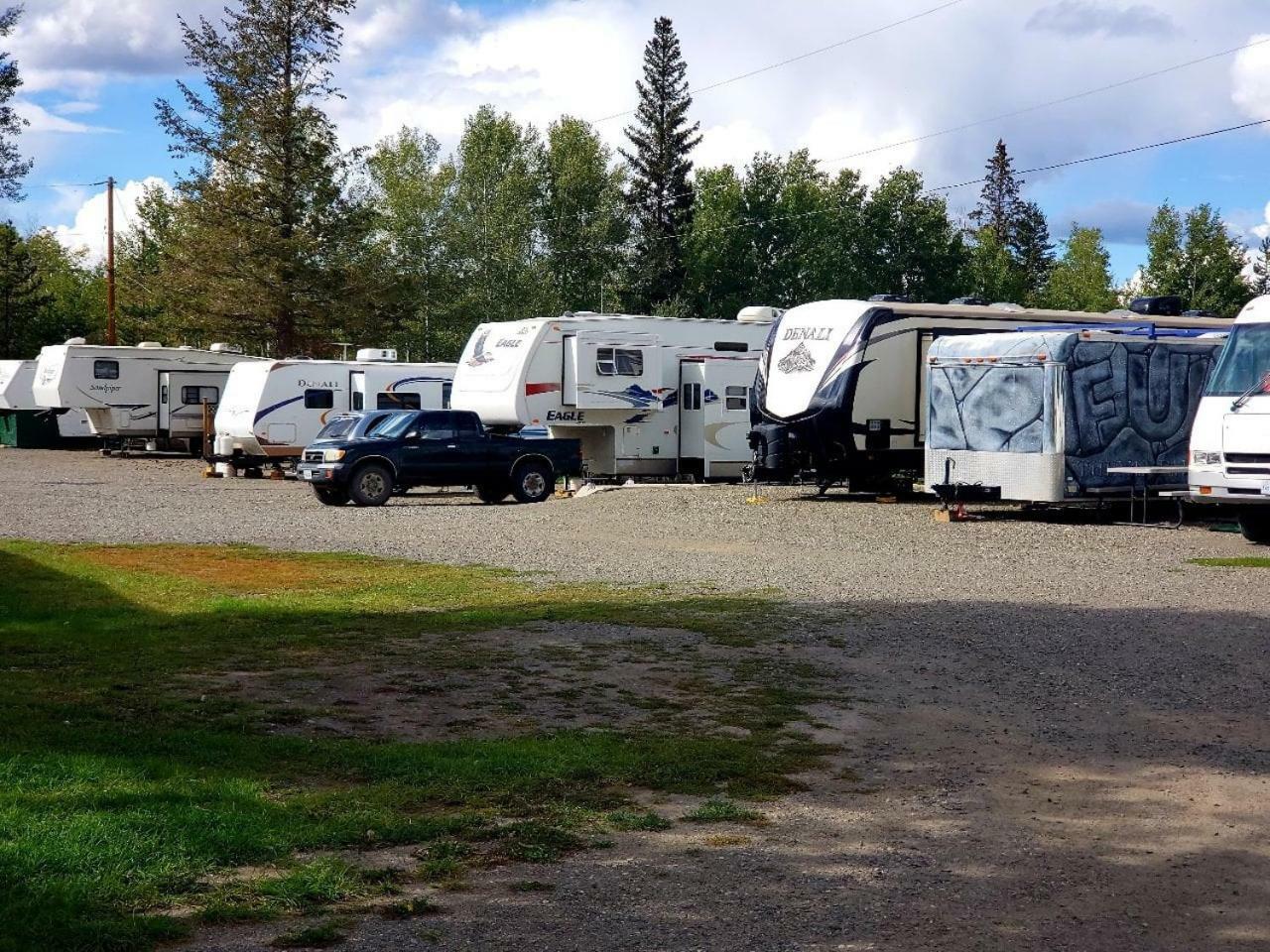 100 Mile Motel&RV Park 100 Mile House Buitenkant foto